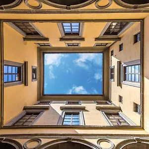 https://palazzo-ridolfi.it-tuscanyhotel.com