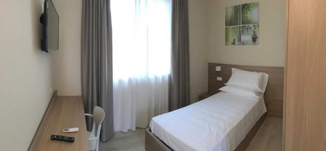 מלון Castrezatto Terrazza Rooms