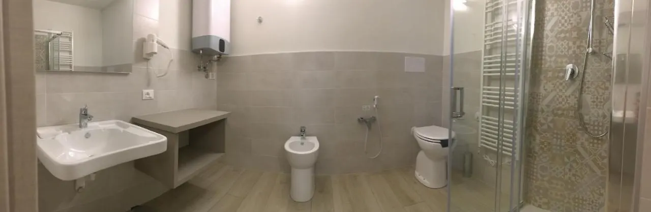 Castrezatto Terrazza Rooms איטליה