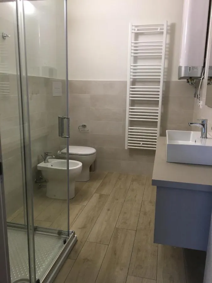 Castrezatto Terrazza Rooms מלון